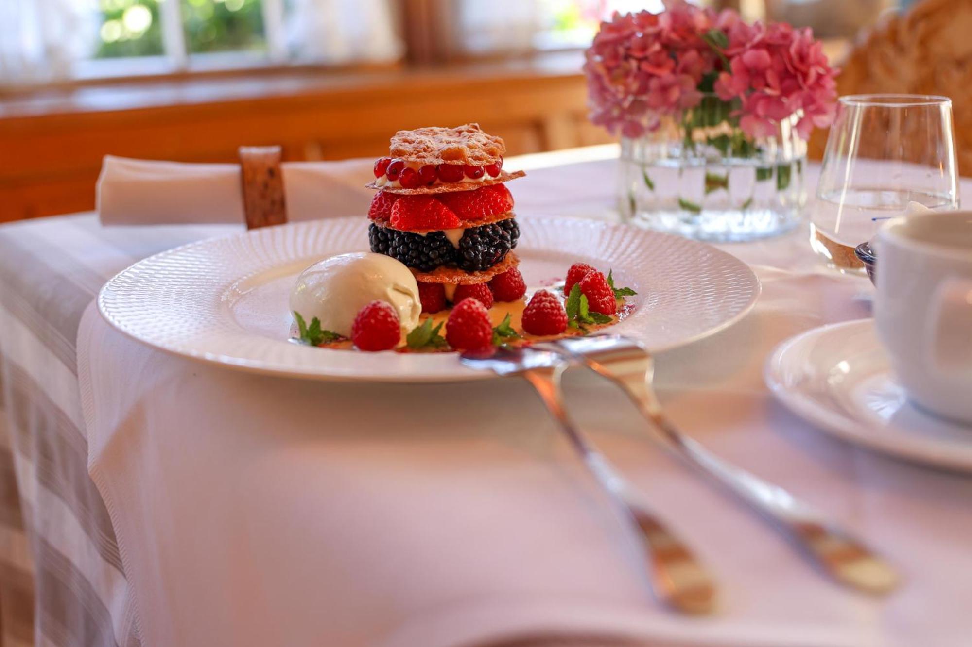 Hotel-Gasthaus Goldener Engel グロッタータール エクステリア 写真