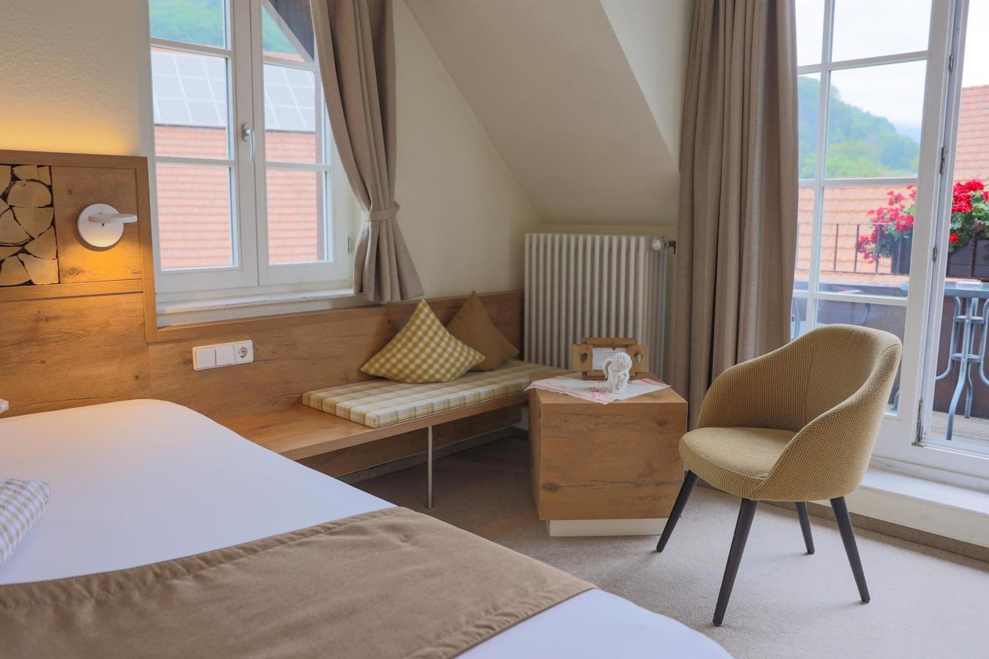 Hotel-Gasthaus Goldener Engel グロッタータール エクステリア 写真