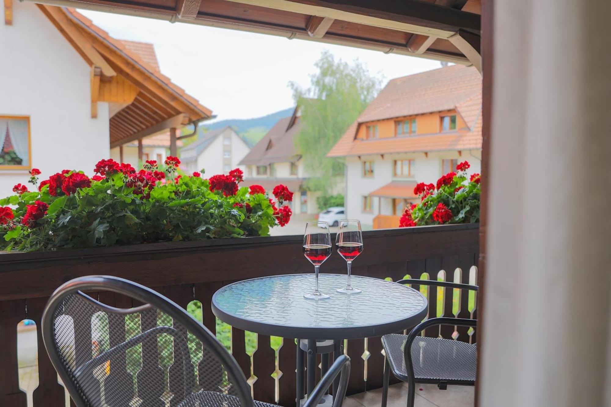 Hotel-Gasthaus Goldener Engel グロッタータール エクステリア 写真