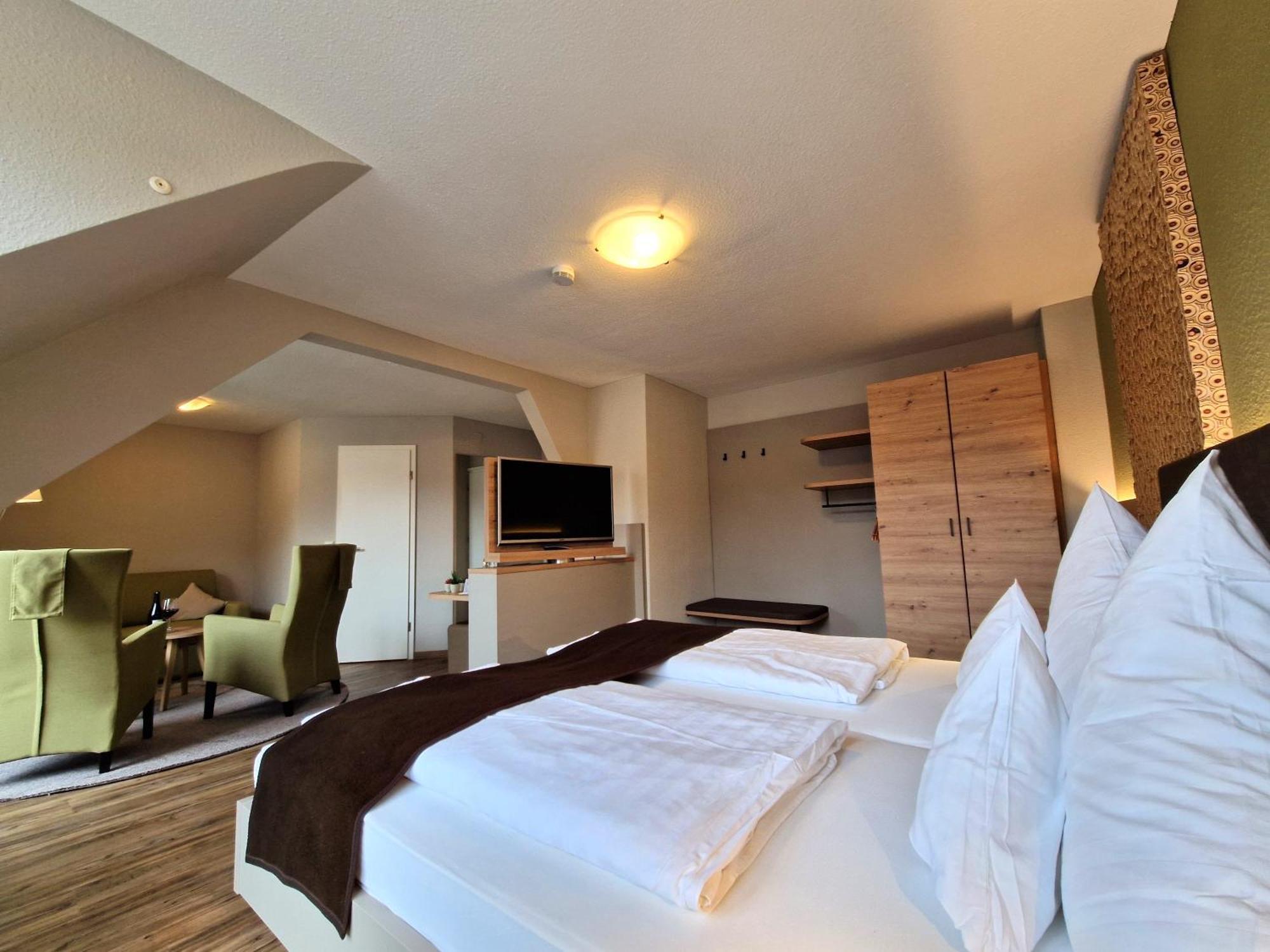 Hotel-Gasthaus Goldener Engel グロッタータール エクステリア 写真