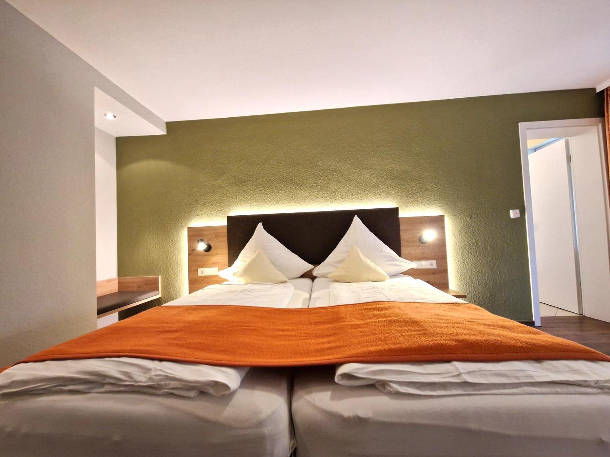 Hotel-Gasthaus Goldener Engel グロッタータール エクステリア 写真